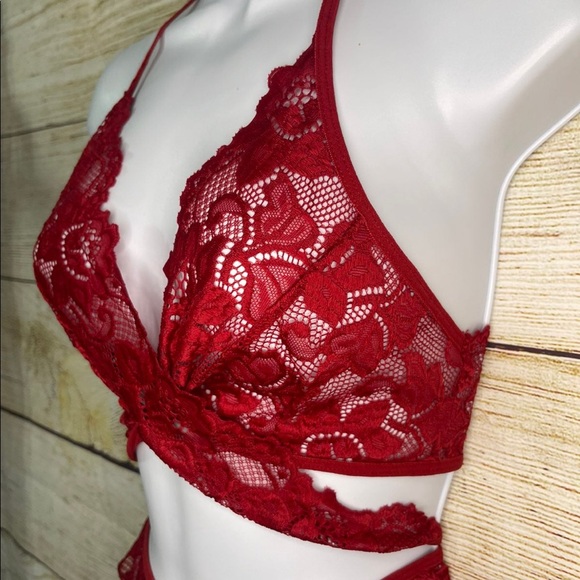 Super Sexy Red Lingerie Set - Picture 4 of 7